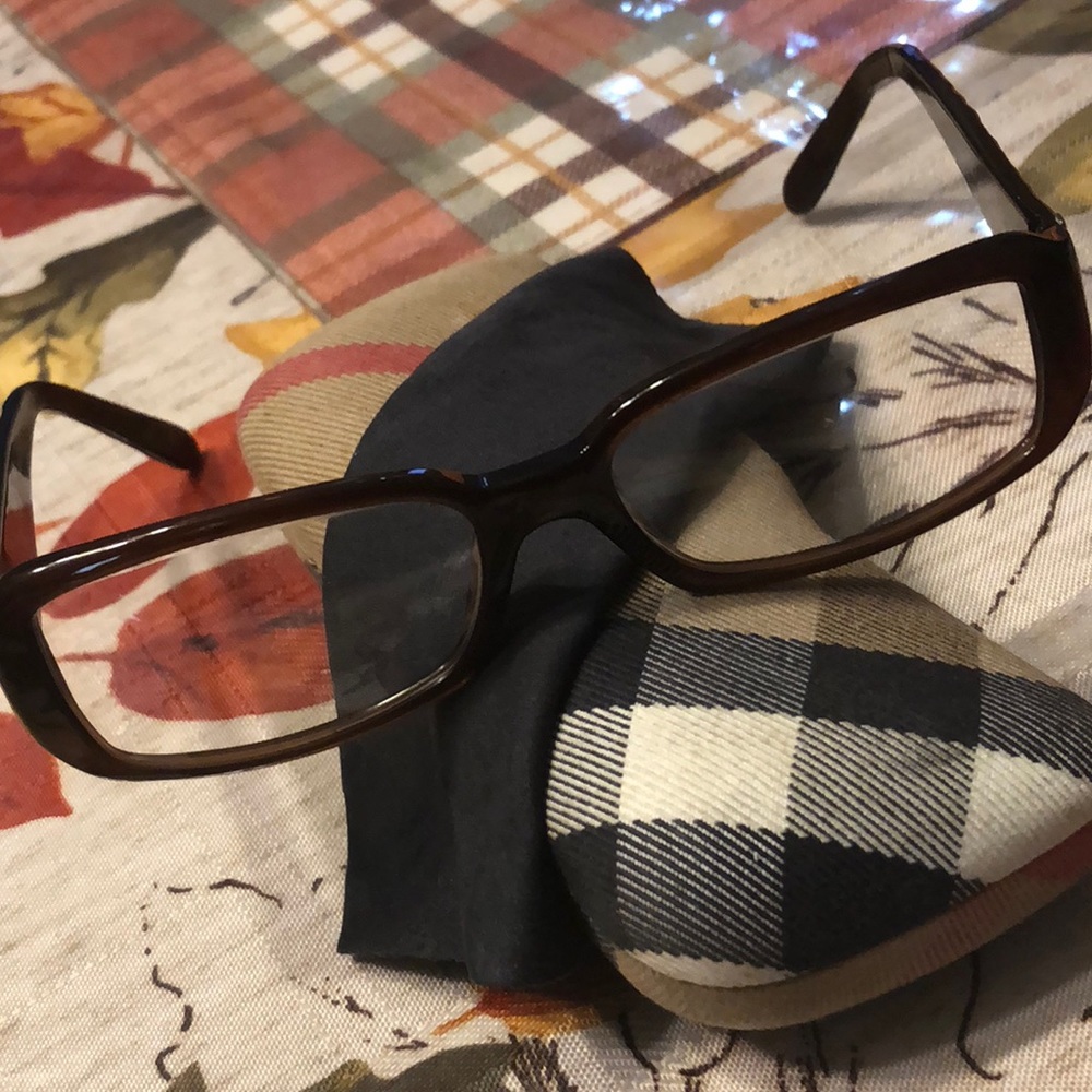 Chic BURBERRY Prescription Glasses , E/U/C 🤓😍!